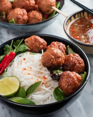  Bún Cá  Vietnamilainen maku fiesta: Herkullinen ja raikas