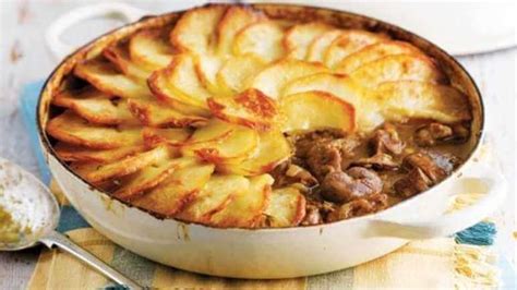  Lancashire Hotpot on Tuhannenkerroksella Liha ja Kasvissekoitus